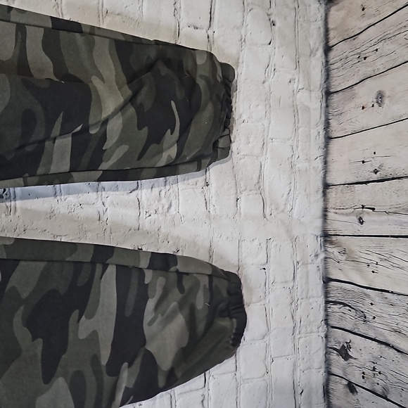 Camo jogger sweatpants - Picture 3 of 6
